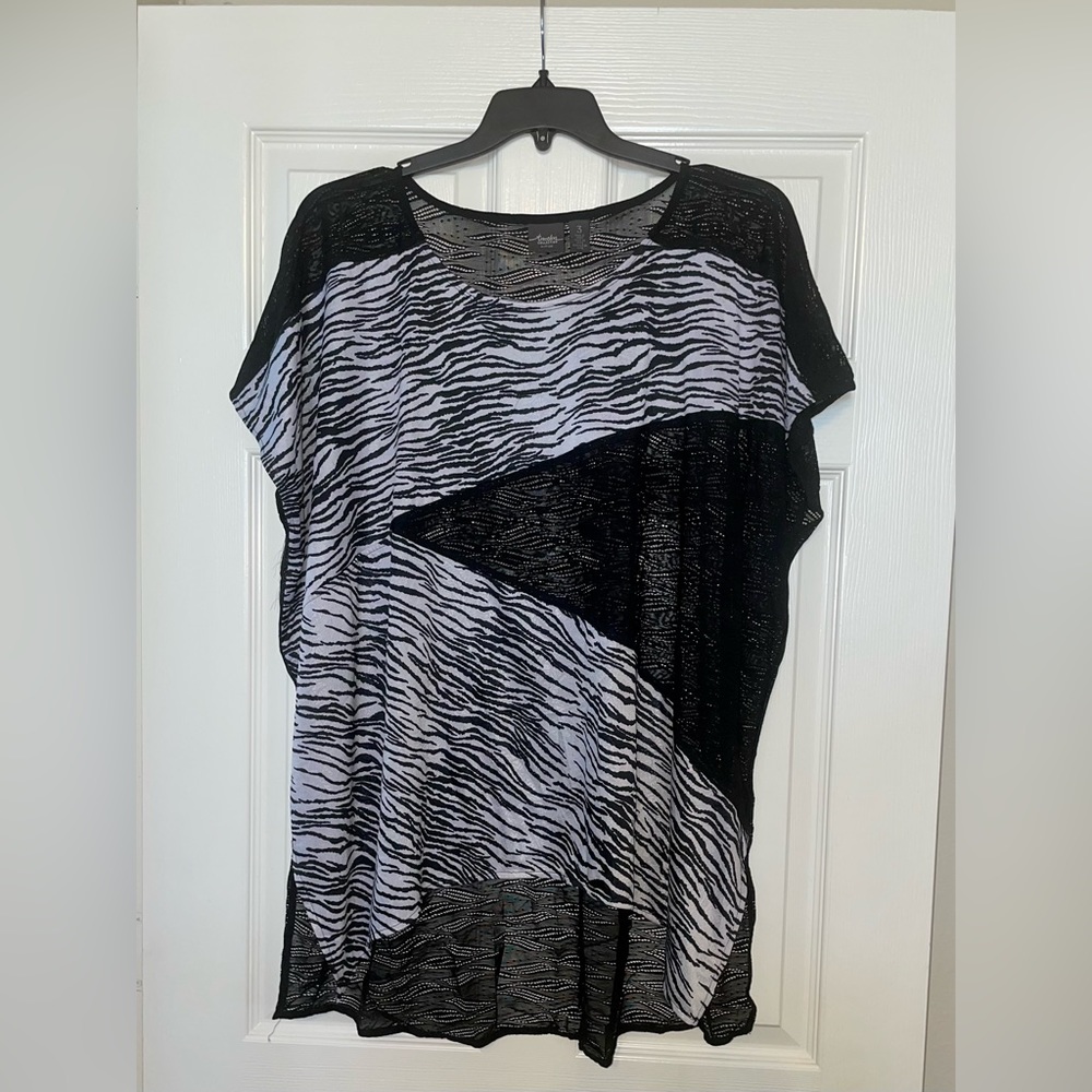 Women’s Chico’s Travelers Collection Black & White Zebra Print Mesh Top, Size 3